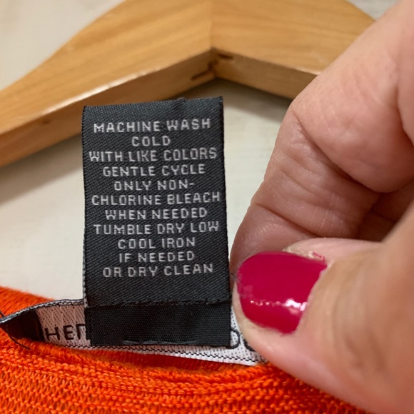 Chelsea & Theodore Orange Short Sleeve Knit Top PS - Picture 5 of 7